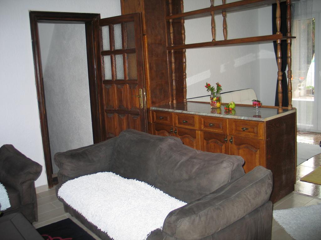 Guest House Dena Добра-Вода Экстерьер фото