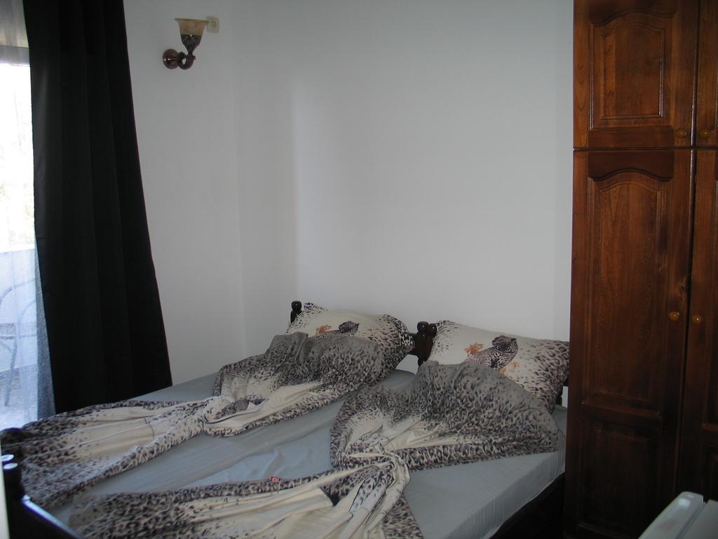 Guest House Dena Добра-Вода Экстерьер фото